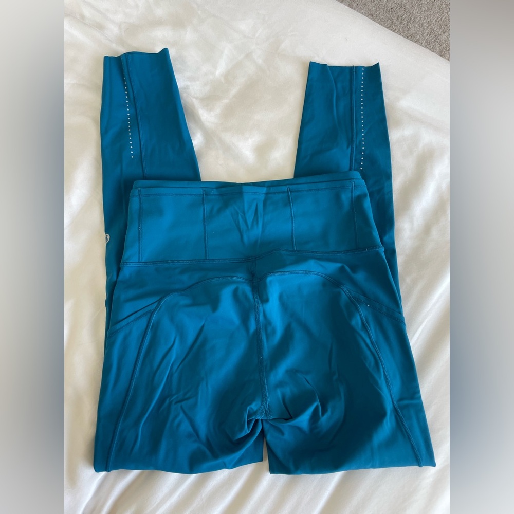 Lululemon fast and free size 4
